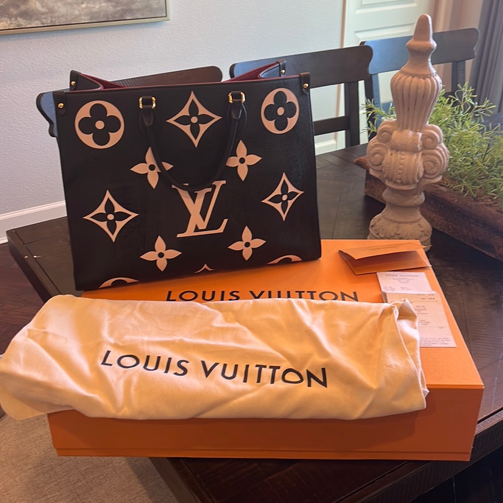 Louis Vuitton Handbag Purse Black